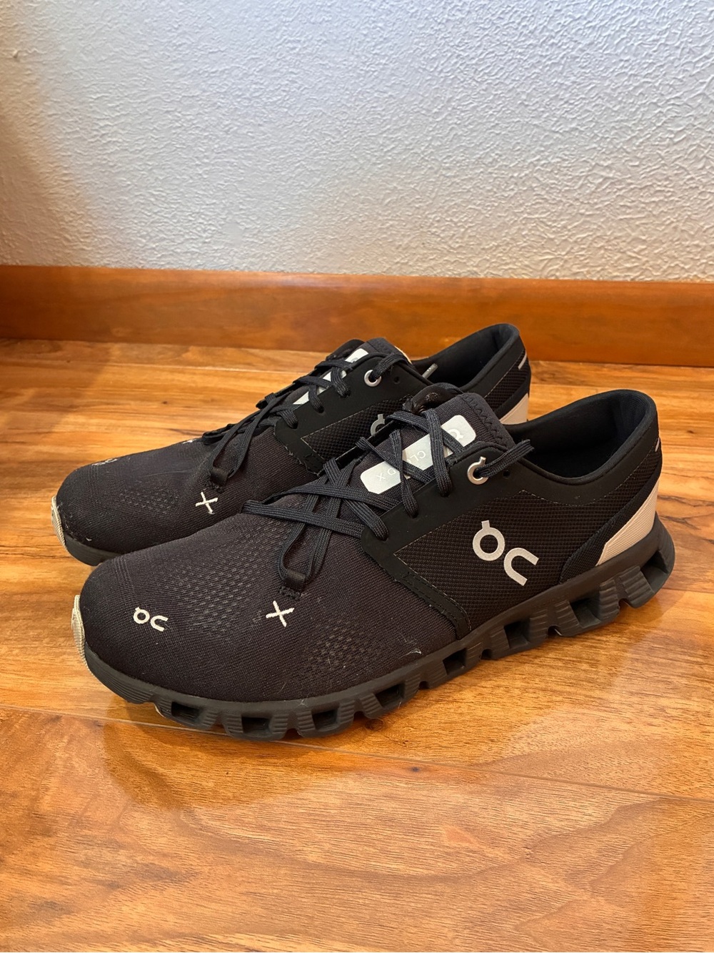 On Cloud X 3 Women’s Athletic Training Shoe Sneakers, black - size 10.5